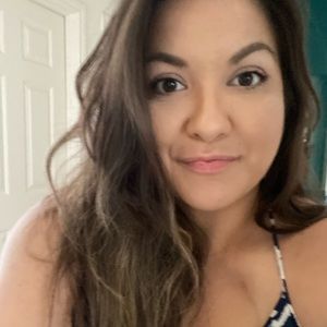 Meet your Posher, Lisa